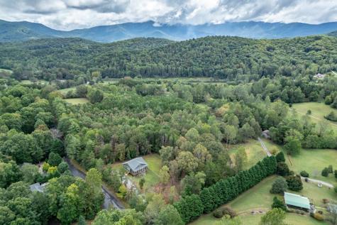 7450 Hooper Cove Road Young Harris GA 30582