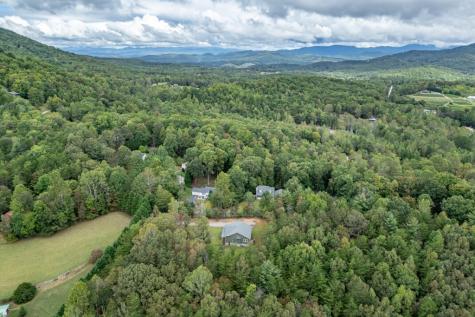 7450 Hooper Cove Road Young Harris GA 30582