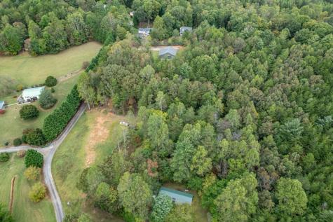 7450 Hooper Cove Road Young Harris GA 30582