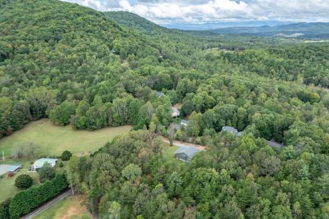 7450 Hooper Cove Road Young Harris GA 30582
