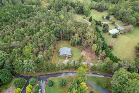 7450 Hooper Cove Road Young Harris GA 30582
