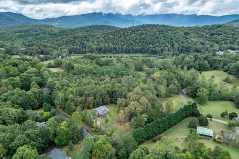 7450 Hooper Cove Road Young Harris GA 30582