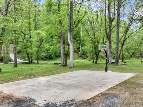 5 W Muller Lane East Ellijay GA 30540