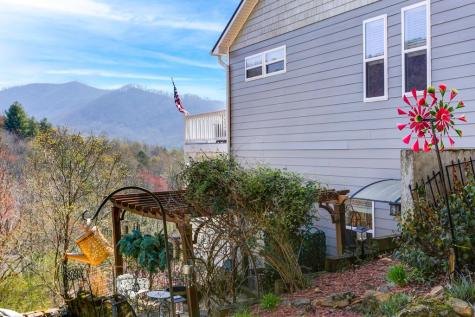 255 Ash Branch Circle Hayesville NC 28904