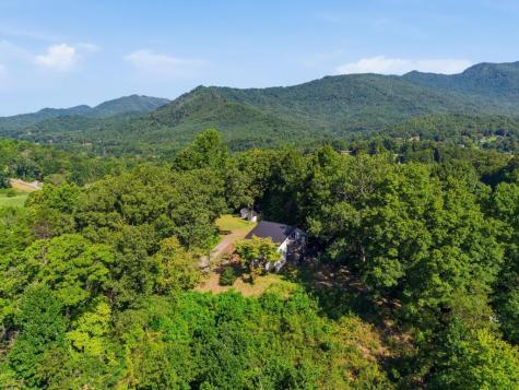 289 Bethabara Way Hayesville NC 28904