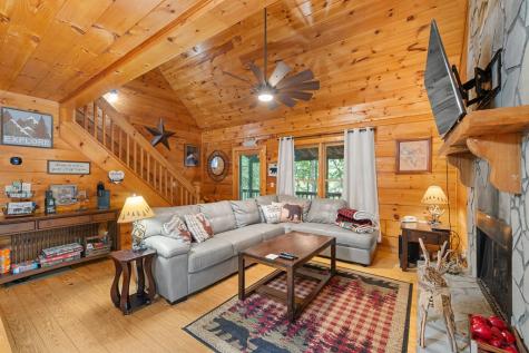 93 Amy Lane Ellijay GA 30540