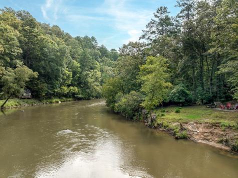 93 Amy Lane Ellijay GA 30540
