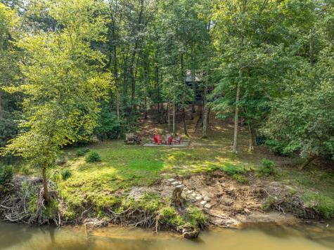 93 Amy Lane Ellijay GA 30540