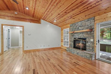 1105 Henson Road Hiawassee GA 30546