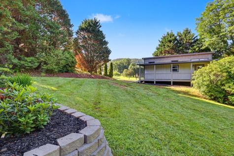1105 Henson Road Hiawassee GA 30546