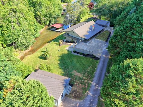 1105 Henson Road Hiawassee GA 30546