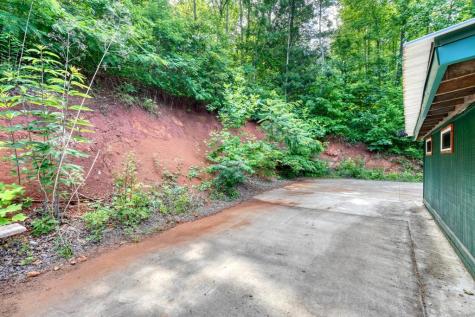 521 Sunnyside Road Hiawassee GA 30546