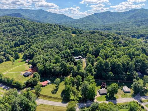 521 Sunnyside Road Hiawassee GA 30546