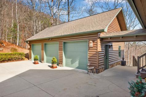 200 Twelve Oaks Drive Murphy NC 28906