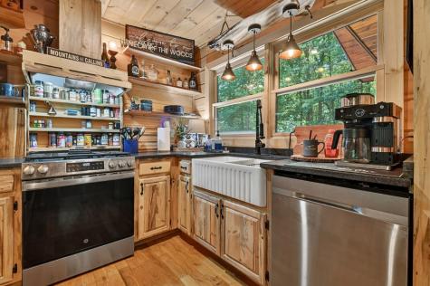 979 Cherokee Lane Mccaysville GA 30555