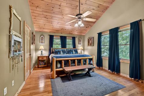 979 Cherokee Lane Mccaysville GA 30555