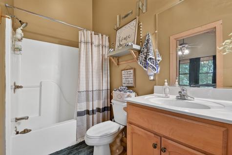 979 Cherokee Lane Mccaysville GA 30555