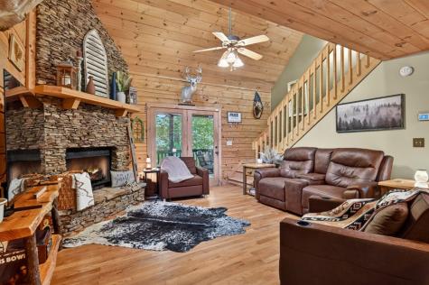 979 Cherokee Lane Mccaysville GA 30555