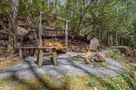 7904 Mr. Bert Road Hiawassee GA 30546