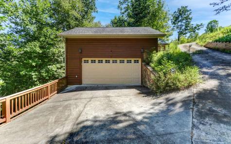 76 Hollyanne Pond Road Hayesville NC 28904