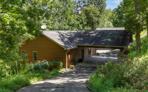 76 Hollyanne Pond Road Hayesville NC 28904