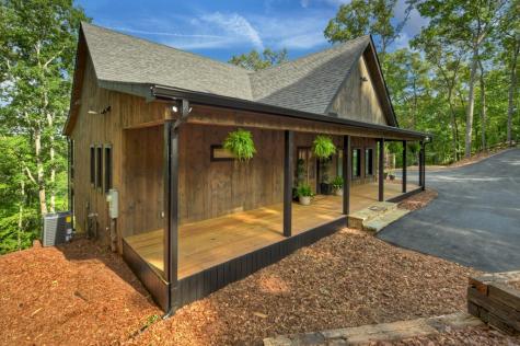 1729 Barnes Chapel Road Blue Ridge GA 30513