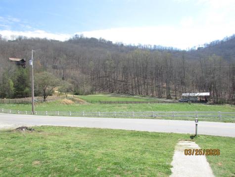 743 Hunter Road Hayesville NC 28904
