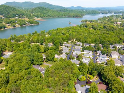 450 Longview Drive Hiawassee GA 30546