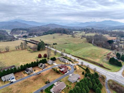 45 Bent Grass Circle Hayesville NC 28904