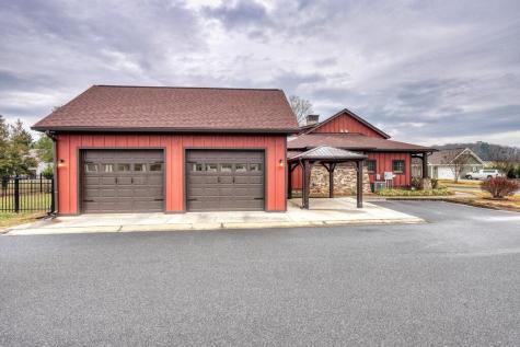 45 Bent Grass Circle Hayesville NC 28904