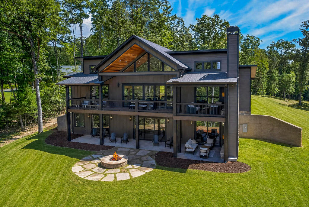 560 Horatio Drive Blue Ridge GA 30513