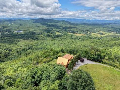 628 Madison Lane Brasstown NC 28902