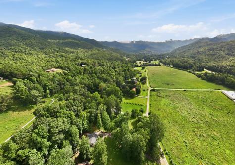 124 W Mountain Meadows Hayesville NC 28904