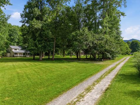 124 W Mountain Meadows Hayesville NC 28904