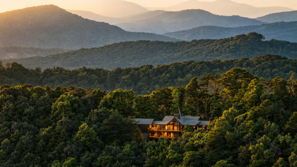 215 Snake Nation Overlook Blue Ridge GA 30513