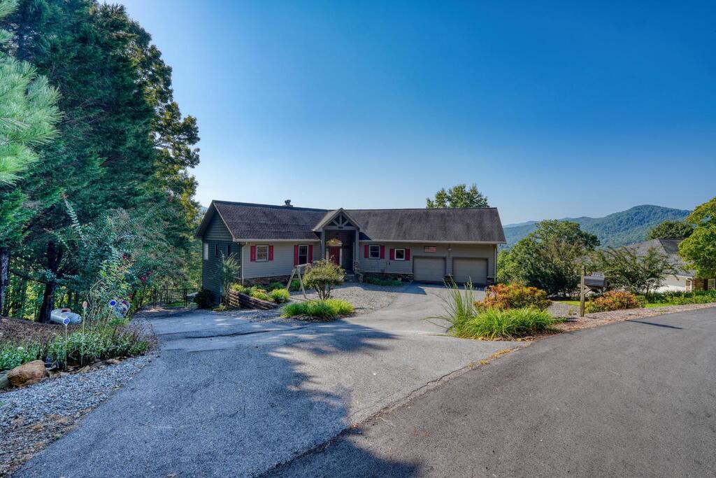 1722 Victoria Woods Circle Hiawassee GA 30546