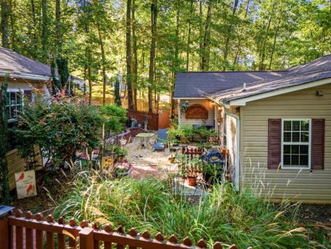 654 Ford Road Warne NC 28909