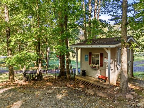 654 Ford Road Warne NC 28909