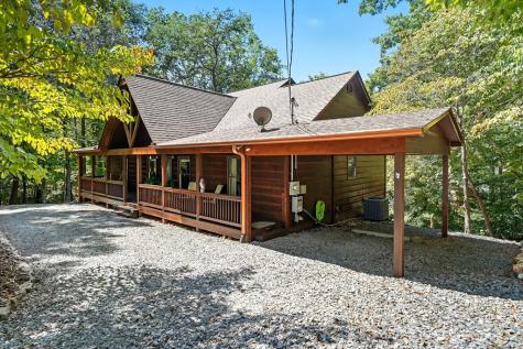 883 Riverview Drive Ellijay GA 30540