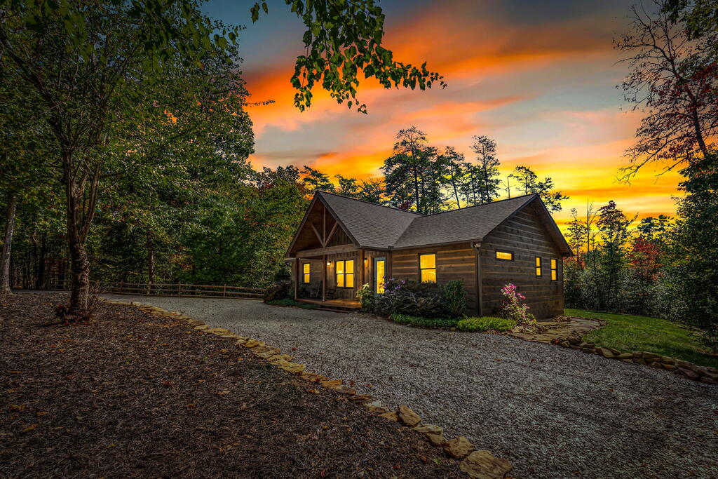 329 Autumn Ridge Drive Mineral Bluff GA 30559
