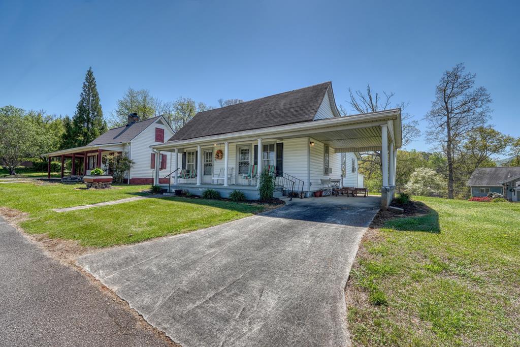 26 River Street Hiawassee GA 30046