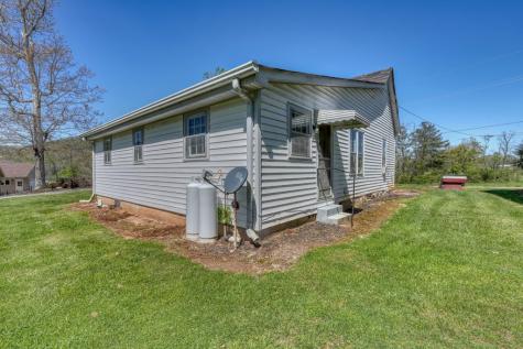 26 River Street Hiawassee GA 30046