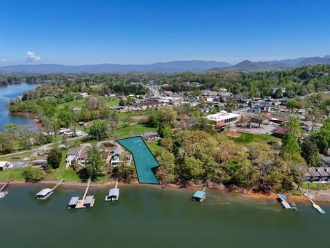 26 River Street Hiawassee GA 30046