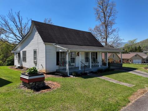 26 River Street Hiawassee GA 30046