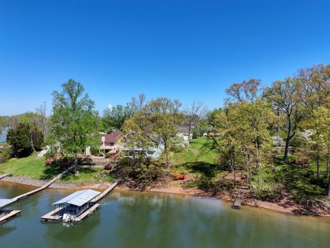 26 River Street Hiawassee GA 30046