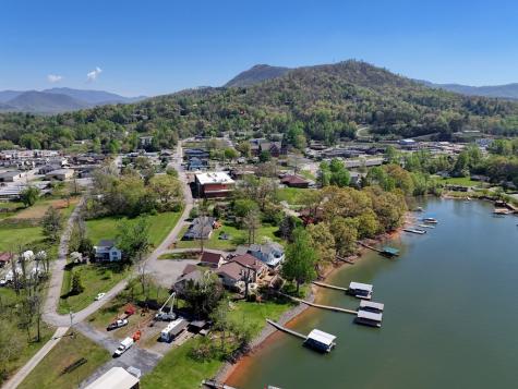 26 River Street Hiawassee GA 30046