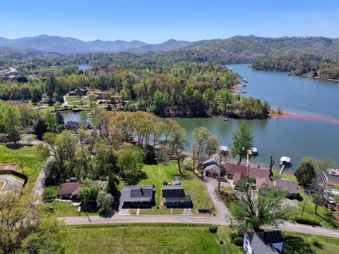 26 River Street Hiawassee GA 30046