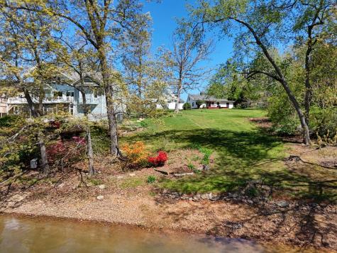 26 River Street Hiawassee GA 30046
