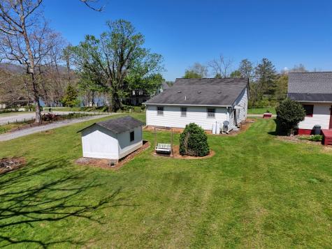 26 River Street Hiawassee GA 30046