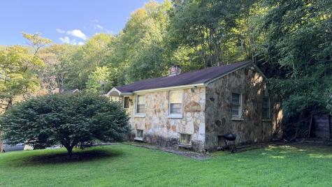 107 Cherokee Andrews NC 28901